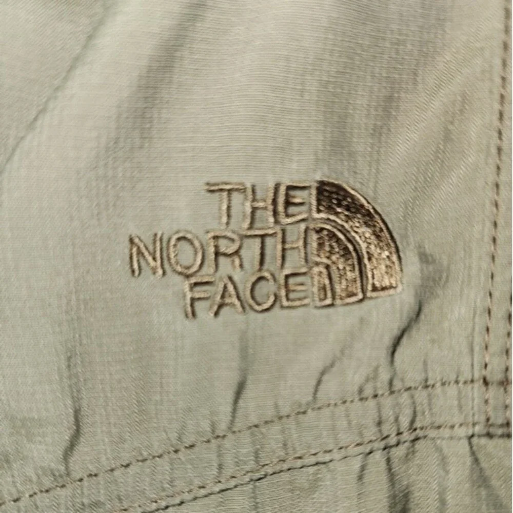The North Face Army Green Nylon Hiking Shorts Men's Size‎ L